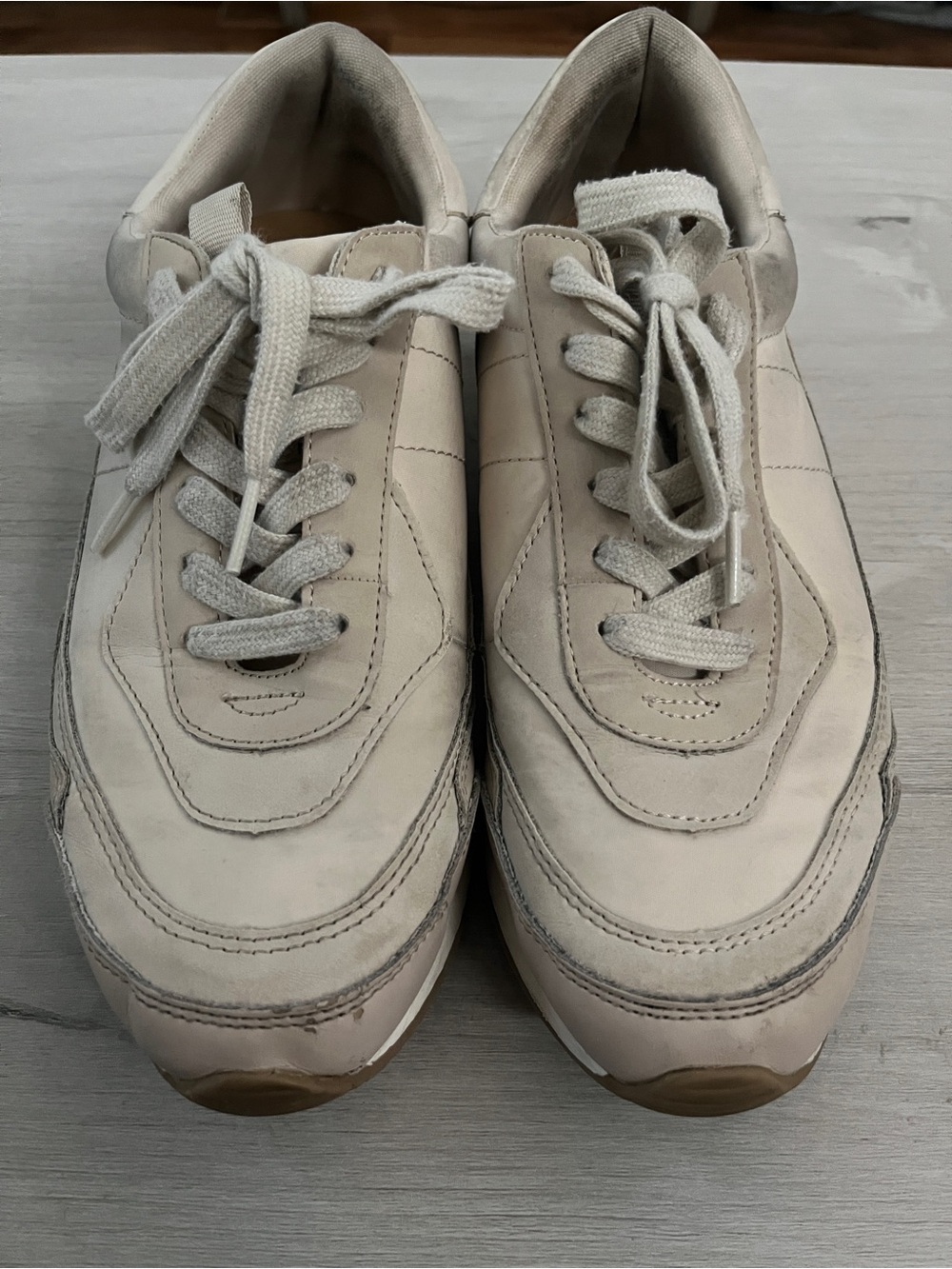 Universal Thread Women's Low-Top Sneakers in Cream